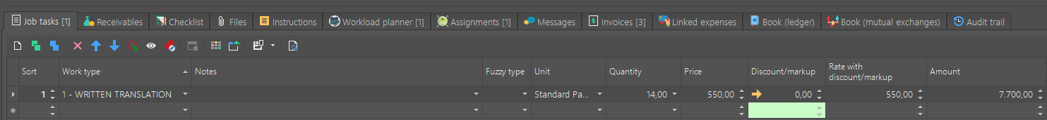 Screenshot of a detailed job view in Trados Studio with a payment recorded as 7,700 rubles, but the amount column shows 7,500 rubles, indicating a discrepancy.