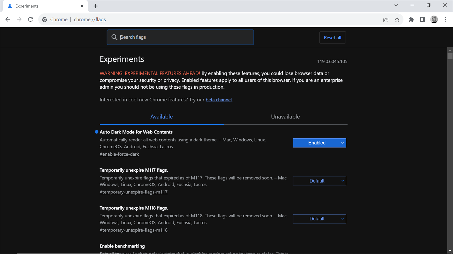 Chrome browser settings showing the 'Auto Dark Mode for Web Contents' option enabled with a warning about experimental features.