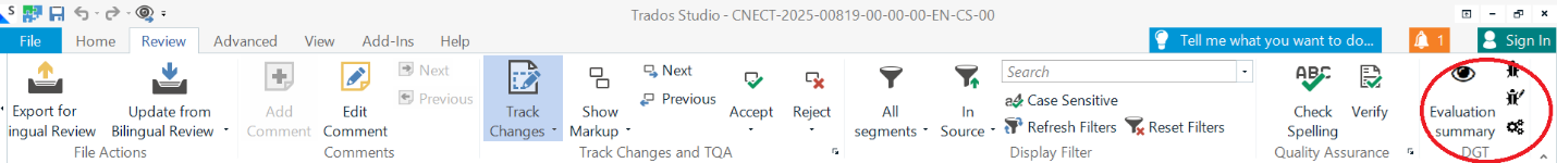 Trados Studio Review tab showing the Evaluation summary button circled in red.