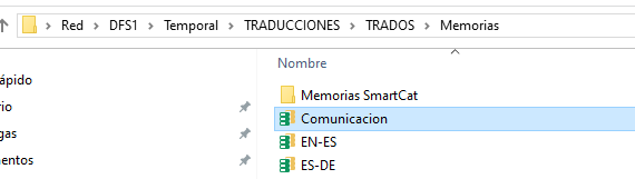 Screenshot of Trados Studio showing a file directory path 'Red > DFS1 > Temporal > TRADUCCIONES > TRADOS > Memorias' with folders named 'Memorias SmartCat', 'Comunicacion', 'EN-ES', and 'ES-DE'.