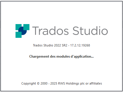 Trados Studio 2022 SR2 loading screen with version 17.2.12.19268, displaying the message 'Chargement des modules d'application...' and copyright notice from RWS Holdings.