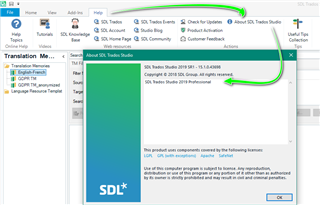 Screenshot of Trados Studio 'About' window displaying the version as 'SDL Trados Studio 2019 SR2 - 15.2.0.1041' with a green arrow highlighting the version information.