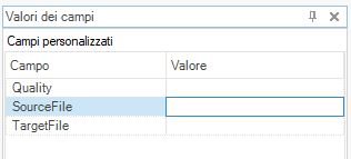 Trados Studio dialog showing Custom Fields with empty 'SourceFile' and 'TargetFile' fields under 'Campo' and 'Valore' columns.