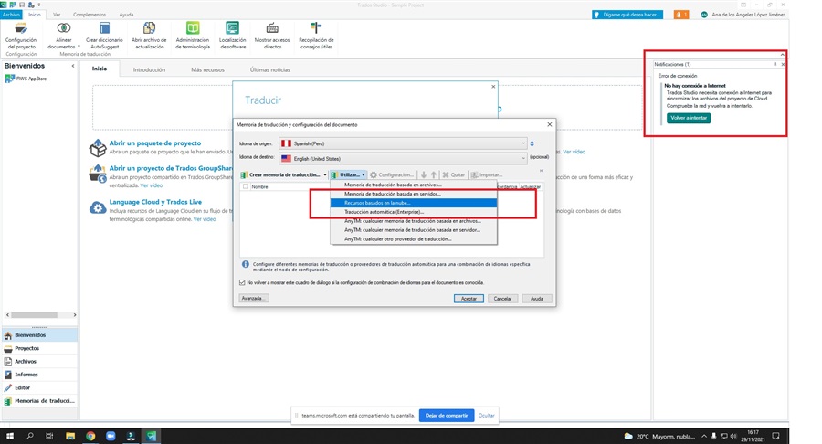 Screenshot of Trados Studio 2021 showing an error notification in Spanish indicating no internet connection, preventing connection to Language Cloud.